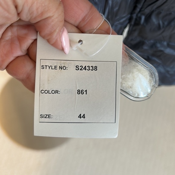 Peserico Navy Down Quilted Jacket - Picture 10 of 10